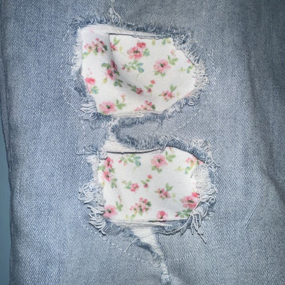 Judy Blue Light Blue Distressed Skinny Jeans with Floral Patchwork - Picture 5 of 13